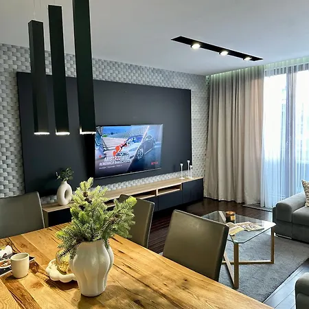 Apartment Krotka 8 *